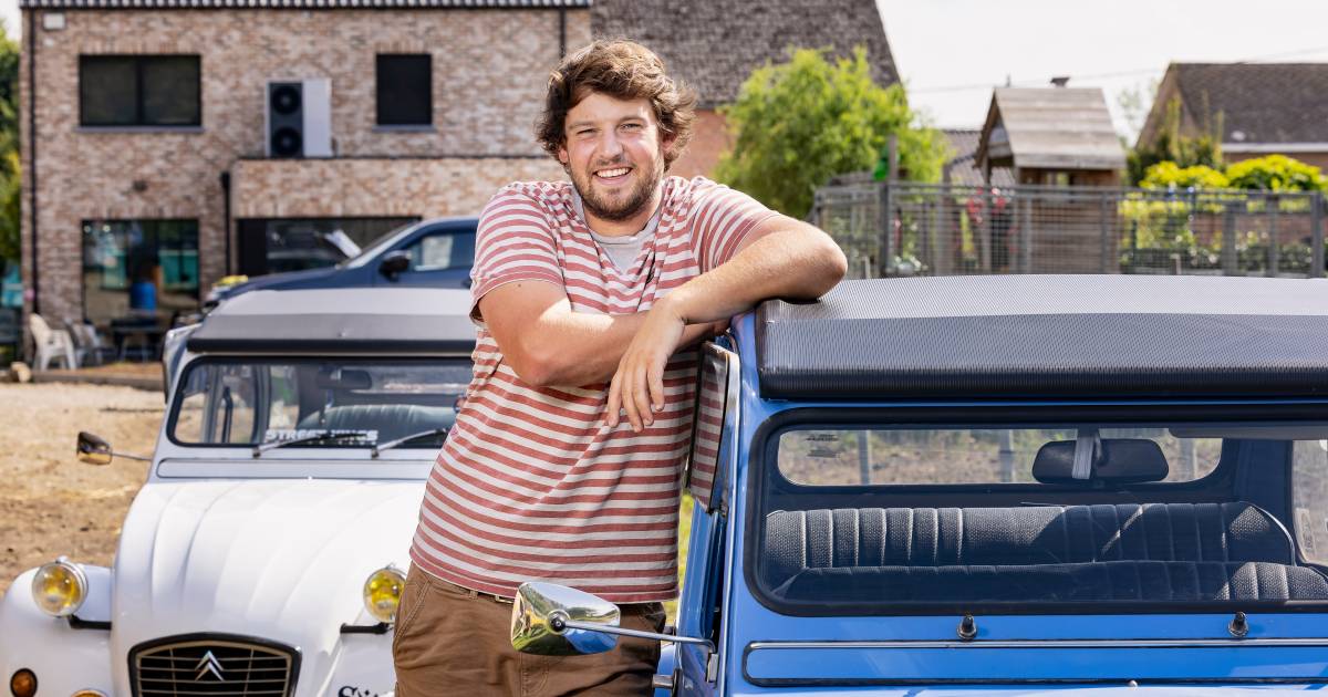 Cédric (29) has been crazy about the Citroën 2CV since he was sixteen: “If you have one, a second one is never far away”
