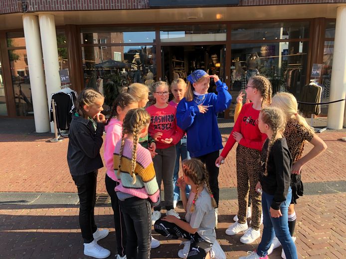 Flitsende modeshow Rijssense Hoge Wal maar wel online | Rijssen-Holten ...