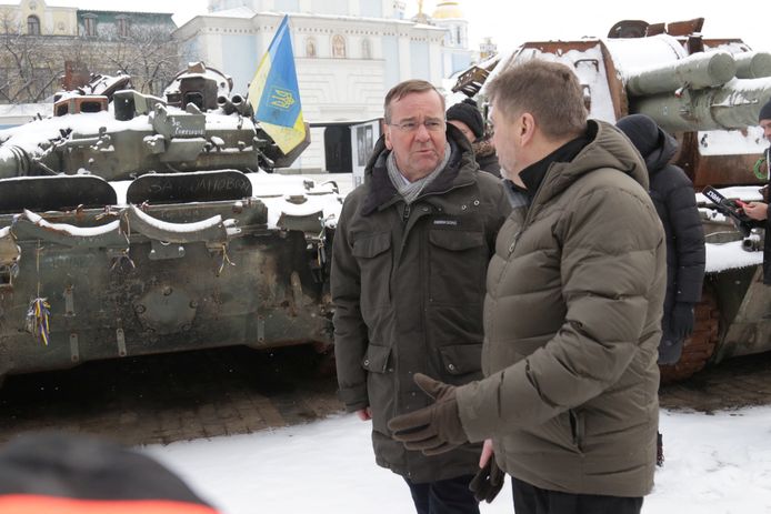 De Duitse minister van Defensie Boris Pistorius tijdens zijn bezoek aan Kiev.