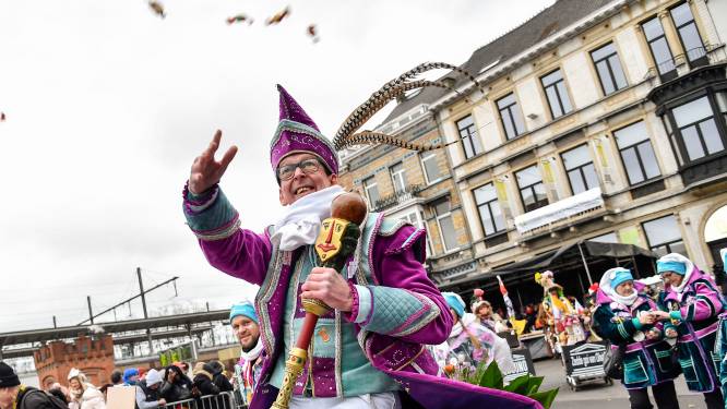 “Het zag er goed uit voor Aalst carnaval, maar toen kwam de omikronvariant”: trekt burgemeester D’Haese vandaag streep door hét volksfeest bij uitstek?