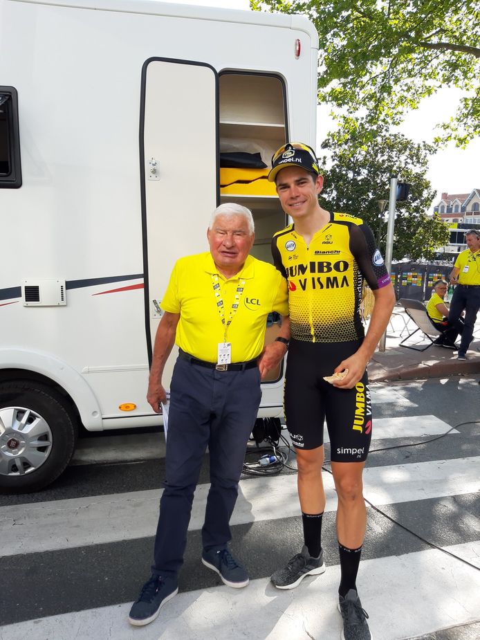 Raymond Poulidor en Wout van Aert tijdens de afgelopen Tour de France.