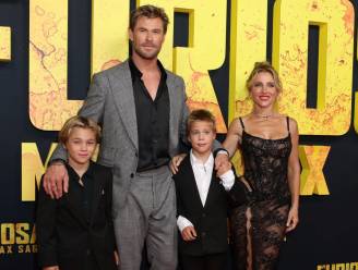 Bijna voltallig familieportret: Chris Hemsworth verschijnt op rode loper met tweeling, maar dochter India ontbreekt