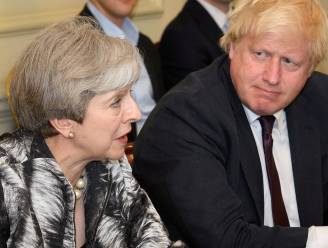 Theresa May hekelt "compleet ongepast" taalgebruik Boris Johnson over haar brexitplan