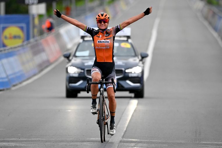 Chantal Blaak wint Ronde Vlaanderen bij vrouwen Het