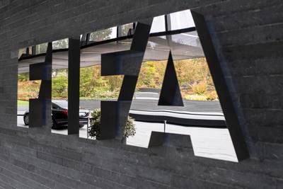 Football Talk. Justitie VS deelt 92 miljoen dollar uit aan FIFA en andere voetbalbonden voor verliezen door decennialange corruptie
