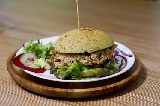 Deze Dutch weed burger was verkrijgbaar in het restaurantgedeelte van Crudo.