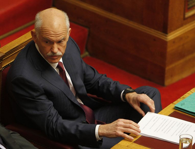 Premier Papandreou in het parlement vanavond. Beeld ap