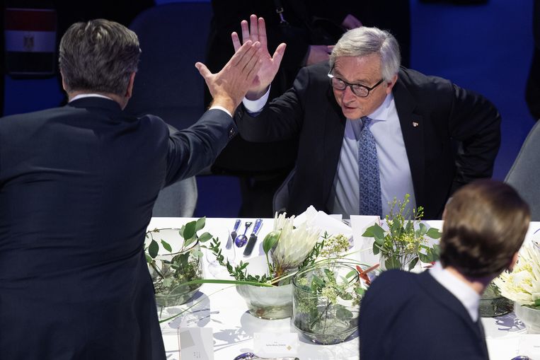 Commissievoorzitter Jean-Claude Juncker moet wellicht nog wel even wachten tot een opvolger voor hem is gevonden. Beeld EPA