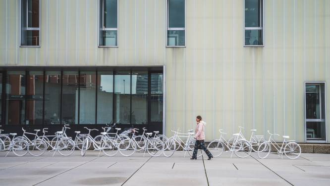 Wat doen die witte fietsen aan Flanders Expo? “Aantal verkeersslachtoffers stijgt opnieuw”