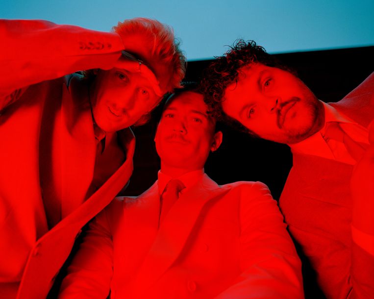 Milo Driessen, Karel ­Gerlach en Boaz Kok vormen ­samen 
de Haagse popgroep ­Goldband. Beeld Nick van Tiem