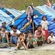 "Thaise marine gooide geboeide vluchtelingen in zee"