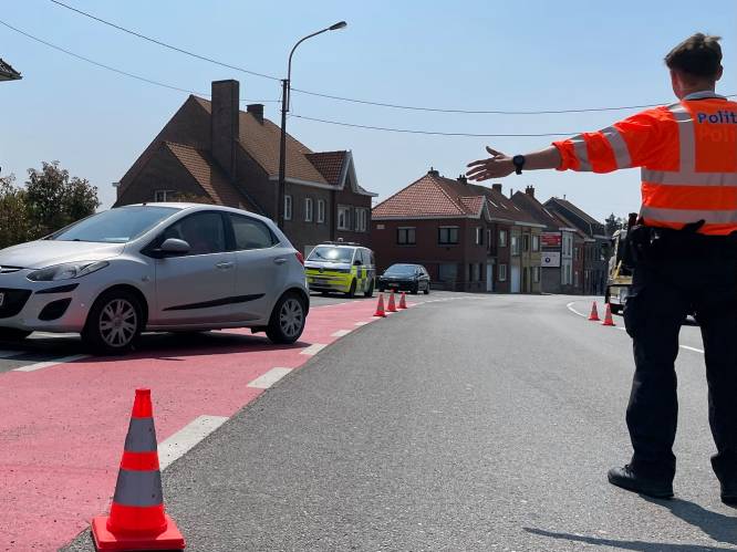 Bestuurder laat auto achter en vlucht te voet weg van politiecontrole