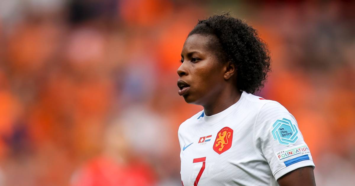 Lineth Beerensteyn går glipp av Leeuwinnens utstillingskamp på grunn av private forhold |  nederlandsk fotball