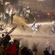 ‘Netanyahu gaat omstreden hervormingen stoppen na massale protesten in Israël’