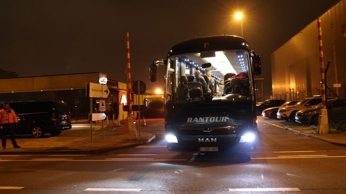 De bus van de Duivels, met vooraan Roberto Martínez.