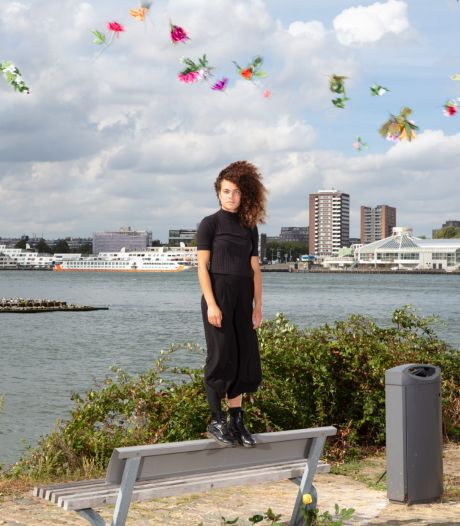 LoveXL, een voorstelling over gierende hormonen en hunkerende lust