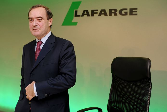 De ex-CEO van Lafarge Bruno Lafont. Hij werd in december 2017 al in verband gebracht met de activiteiten van de cementgroep in Syrië.