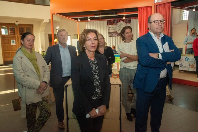 Gouverneur Carina Van Cauter op de voorstelling van de projecten van het Streekfonds Oost-Vlaanderen.