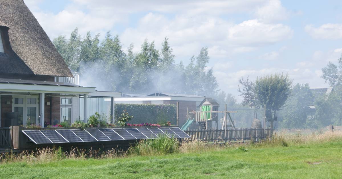 Brand in container bij woning aan Benedenberg, Bergambacht