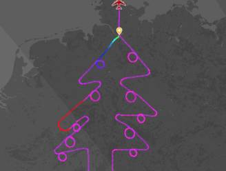 Jingle Bells in de lucht: deze piloot tekent met zijn vliegtuig een... kerstboom