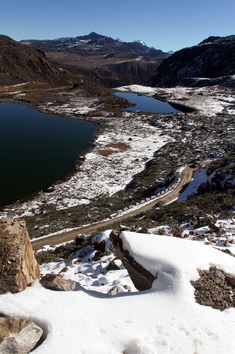 Een weg in Arunachal Pradesh, aan de informele grens tussen de twee landen, de zogenaamde Line of Actual Control, of LAC. Beeld AP
