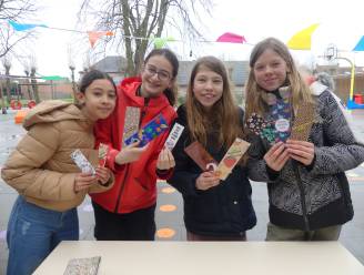 Zesdejaars DRIESsprong zijn even marktkramers voor het goede doel