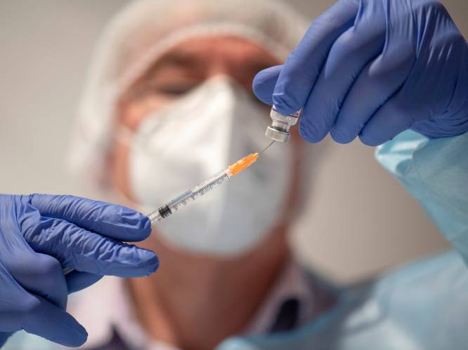Marc Van Ranst: "Binnen een à twee weken kennen we werkzaamheid van vaccins tegen omikron”