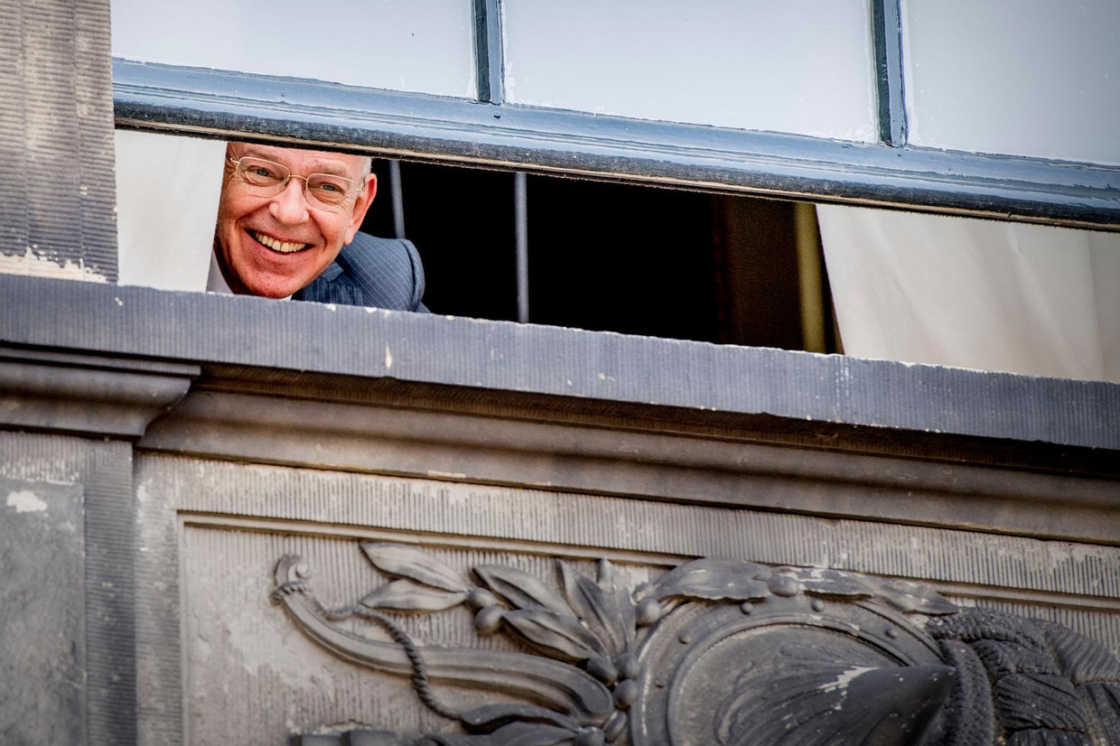 Informateur Gerrit Zalm op het Binnenhof. Beeld anp