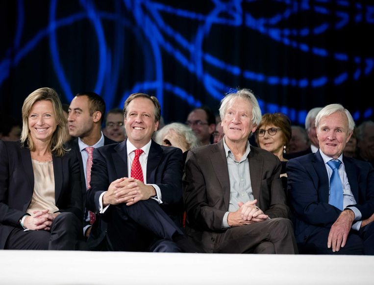(VLNR) Kajsa Ollongren (wethouder Amsterdam), Alexander Pechtold (D66), Gerrit Jan Wolffensperger en Jan Terlouw tijdens het congres van D66. De partij viert met een feestcongres in de Amsterdamse RAI haar vijftigjarig bestaan Beeld anp