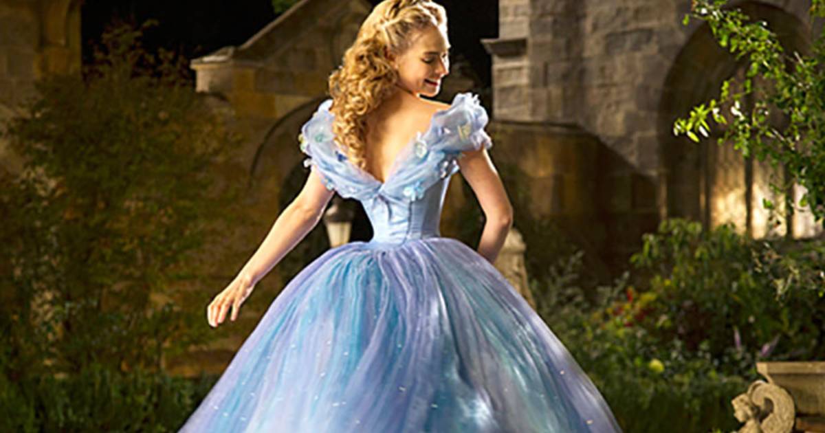 Les dessous peu flatteurs de la robe bleue de Cendrillon | People | 7sur7.be