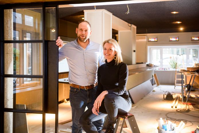 EINDHOVEN - Eigenaren Nicky en Derk van Westenbrugge van Hotel Parkzicht en restaurant Thym by Parkzicht, tijdens de verbouwing van het restaurant in 2019.