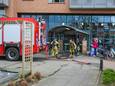 De brand ontstond doordat er een jas in het huis vlam vatte.