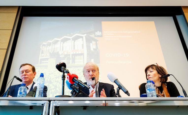 RIVM-directeur Jaap van Dissel (in het midden). Beeld Hollandse Hoogte /  ANP