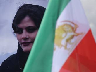 Iran dreigt ermee “actie te ondernemen” tegen beroemdheden die betogers steunen: “Zij hebben vuur van protesten aangewakkerd” 
