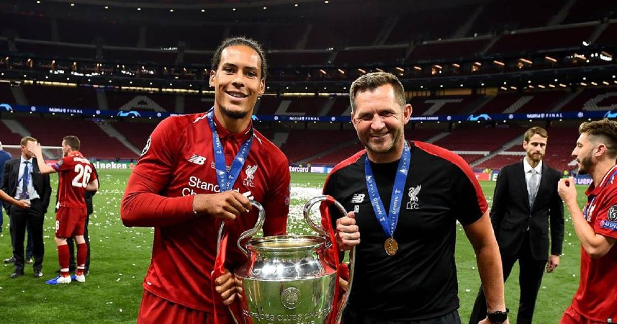 John Achterberg stopt na vijftien jaar als keeperstrainer bij Liverpool