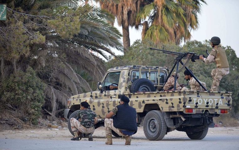 Milities die trouw zijn aan Hefter in de oostelijke havenstad Benghazi. Beeld reuters