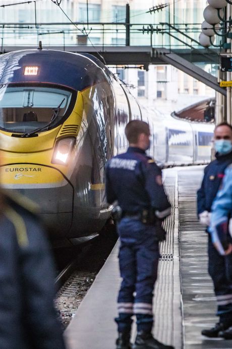 Premiers contrôles douaniers pour les passagers de l’Eurostar: “Je ne ramènerai rien du coup, c'est foutu”