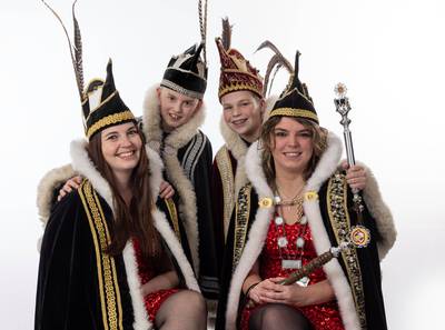 Prinses Nina van de Doordouwers regeert vanuit ‘Lithoijen-West’