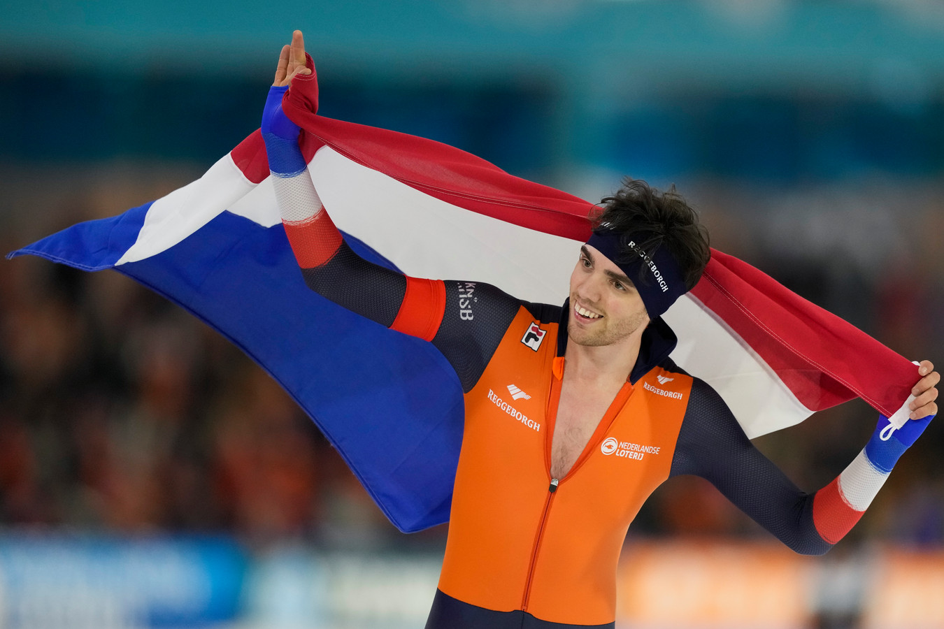 Indrukwekkende Patrick Roest grijpt in Thialf eerste wereldtitel op