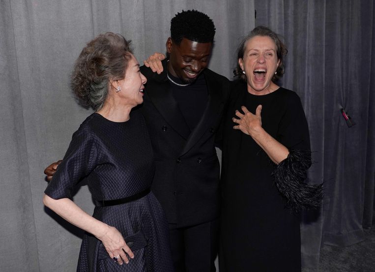 Pemenang Oscar Yoo Jung Yoon (Aktris Pendukung Terbaik), Daniel Kaluuya (Aktor Pendukung Terbaik) dan Frances McDormand (Aktris Terbaik) Image AFP