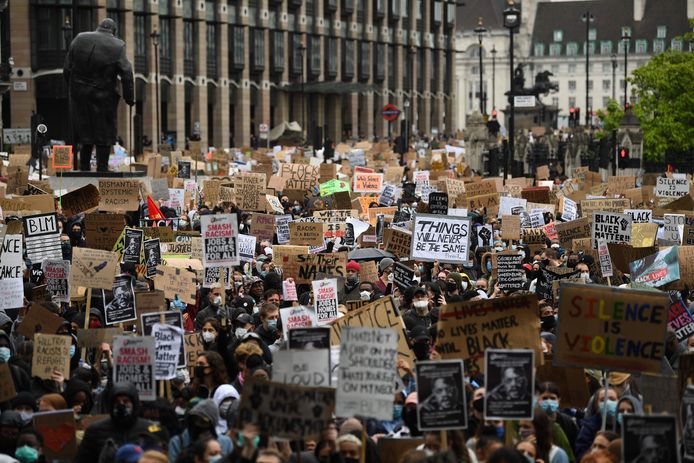 Demonstranten op het Parliament Square in Londen.