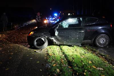 Drie gewonden bij botsing tussen twee auto’s op Bavelseweg bij Gilze