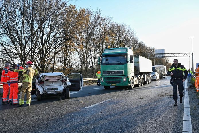 Meerdere voertuigen waren op 2 december 2021 betrokken bij een zwaar ongeluk op de A65 bij Berkel-Enschot.