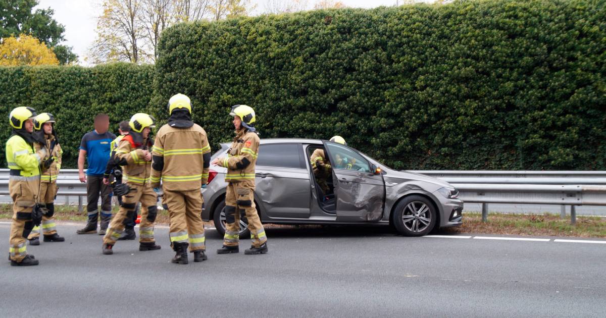 Twee gewonden door botsing op A59 bij Vlijmen, file richting Waalwijk.