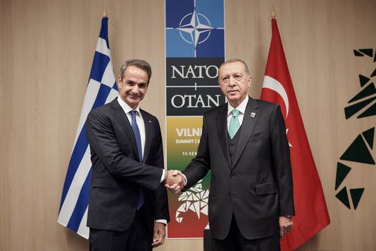 De Griekse premier Kyriakos Mitsotakis en de Turkse president Recep Tayyip Erdogan.