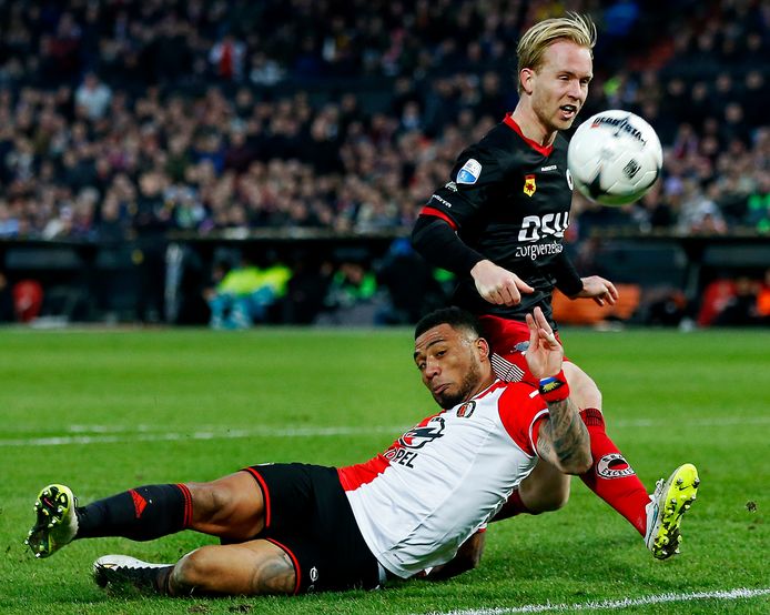 Kazim mist weer een kans. Daan Bovenberg verdedigt.