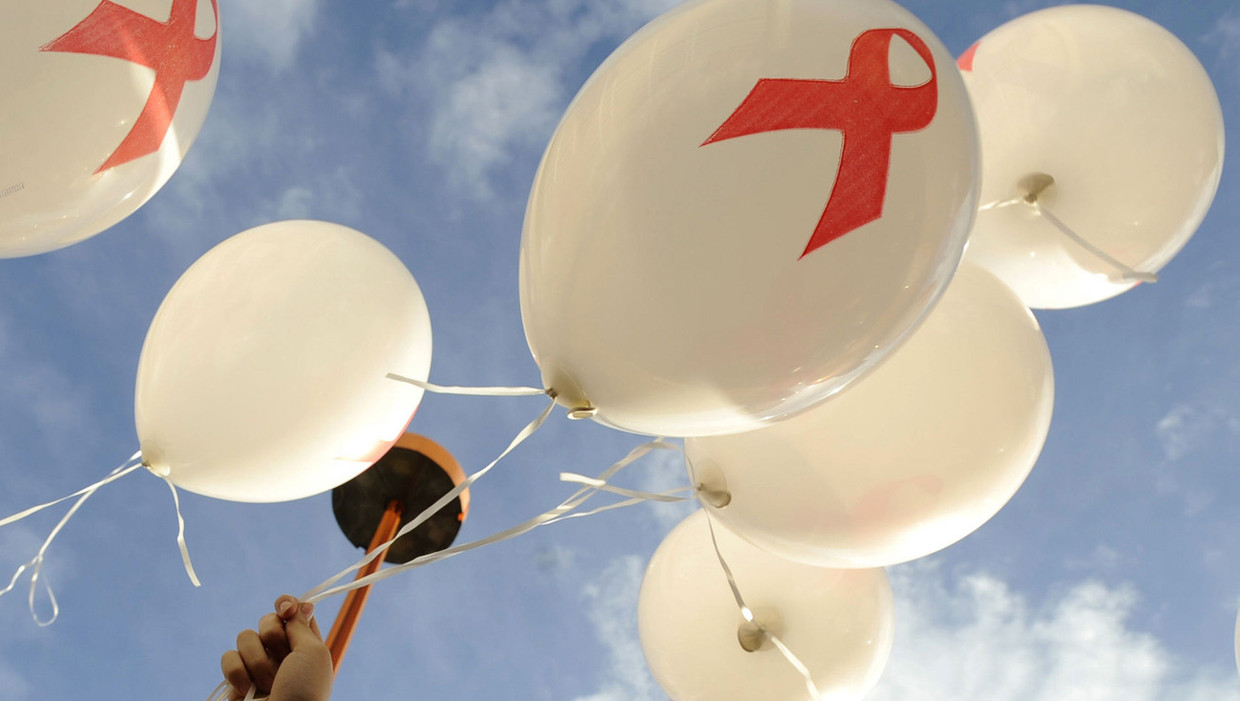 Ballonnen worden opgelaten op de Wereld Aids Dag. Foto ter illustratie. Beeld afp