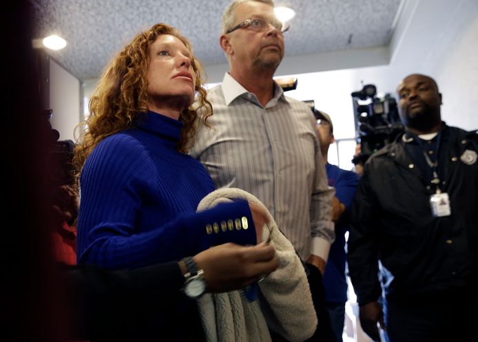 Tonya  en Fred Couch, de ouders van Ethan Couch aan de rechtszaal in 2014.