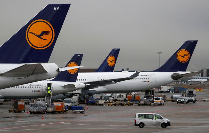 Lufthansa-toestellen op de luchthaven in Frankfurt.