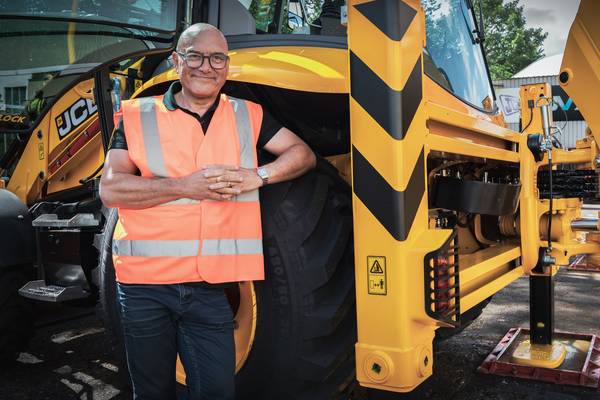 Inside the Factory XL: Diggers